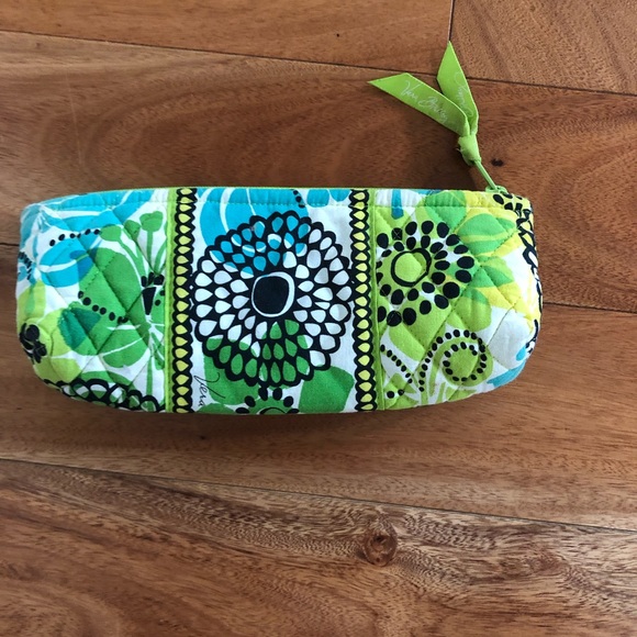 Vera Bradley travel bag - Picture 2 of 3